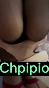趁中秋家里没人，和小女友房间干一炮。