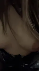 皮衣美女做爱前戏