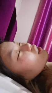 看看18岁骚货高潮的表情 淫叫不止（已成年）