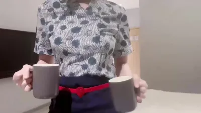 空姐表妹穿上制服诱惑我 包臀下透肉无内丝袜 足交挑逗插入无毛逼