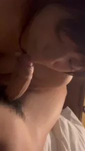 约巨乳母狗深喉口交