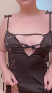 浴室玩耍之湿身扇奶 淋浴头冲阴蒂＋肛塞后入