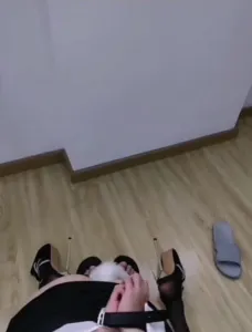 调教反差母狗束缚双手后入肥臀