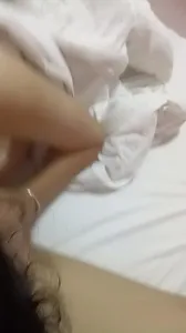 离异少妇吃着鸡巴公司来电话了