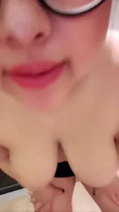 【章哥经典】裸聊肥臀白虎妹