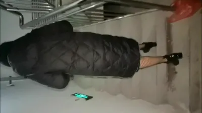 穿着渔网袜 来找我的少妇 中间让他又换了一条丝袜 带字幕