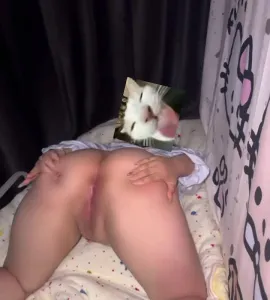 坦克小母狗宿舍扒逼发骚