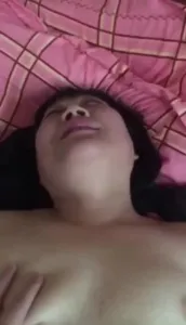 邻居阿姨，内射特写，上班前来一炮