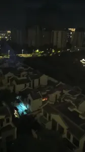 与老婆日常，旅游落地窗。