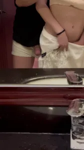 [原创] 镜前扣弄九头身骚母狗，粉嫩奶头挺拔饱满