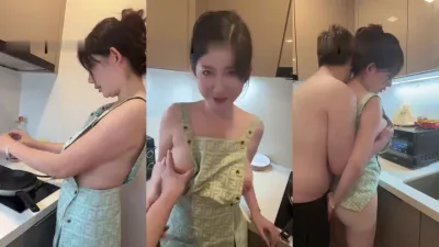 美女同事请我到她家做客！全裸套围裙做饭姿色诱人难以把持