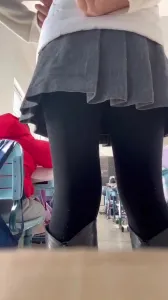 母狗老师越来越大胆了，监考时拍视频露出珍珠骚内给我看