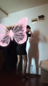 进门脱裤子就干，无奈小哥是个快枪手