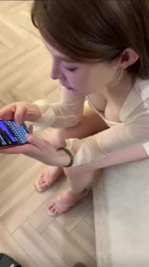 极品护士偷情先给男友发消息说在陪闺蜜逛街 结果在给他戴绿帽