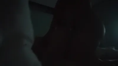 抽着烟爆操俩娃人妻对白精彩