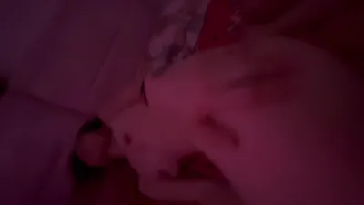 176瑜伽馆人妻老板娘 卧室让她自己玩骚穴