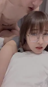 后入极品反差眼睛妹 眼神勾魂挑逗全开