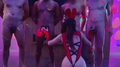 学姐今天1v5，排着队拿着爱的号码牌～