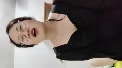 微胖反差初中老师 平常温文尔雅床上却骚劲十足叫声太销魂了