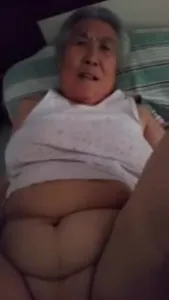 给老奶奶草舒服了