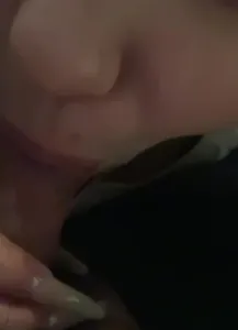 被黄毛调教 在厕所强制吃鸡