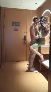 “你操死我啦”奶茶店兼职认识的熟女阿姨去酒店与我小别胜新婚