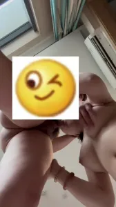 微露脸口交操嘴，00后白嫩D奶小骚逼