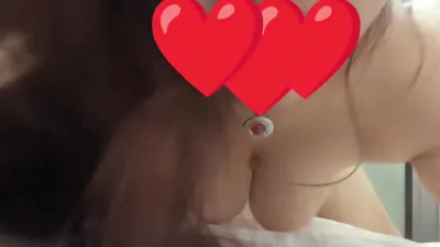 摇晃的大奶子和被灌满泡芙的骚逼