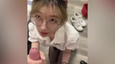 看起来完全属于白月光型 被调成这样