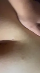 无套后入少妇，还会自己动，好紧