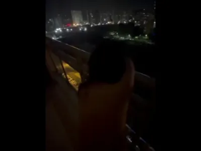 真实！51旅游，阳台露天做爱！私信交换～