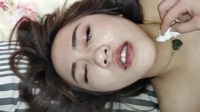 如此丰乳肥臀美少妇怎么能不爆射她呢