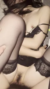 黑丝小母狗，完整版已上传至电报群