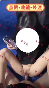 母狗一边和舔狗打电话一边被操
