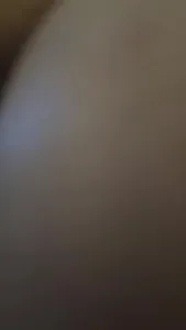 这丝拉 漉漉的小骚屄，想插吗？一滑到底哦！