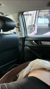 绿帽开车老婆伺候