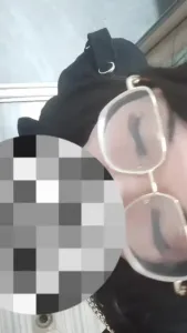眼镜骚母狗的口交自拍流出