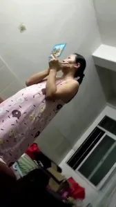 熟女自摸自拍