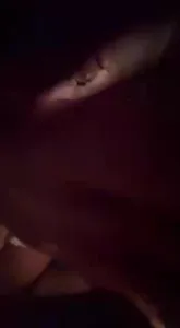 奶子晃荡得又大又浪，淫水顺着棒子直流