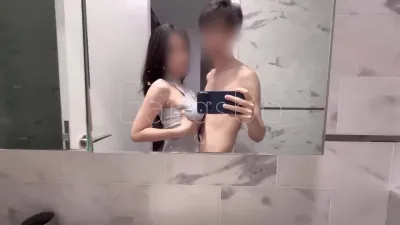 可愛的蕾絲少女