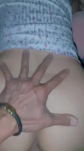 肛交不抹油，直接干进去