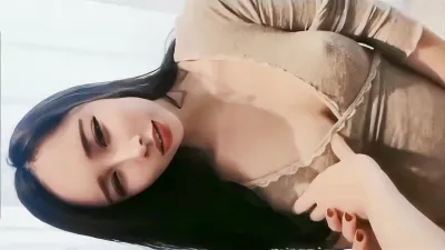 “嫂子我能摸一下你吗”强推漂亮嫂子，半推半就之下尽显女人的妩媚