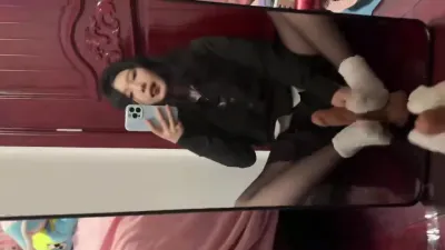 美女母狗黑丝足交