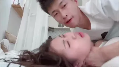 “下面好痒啊，用力肏我老公”