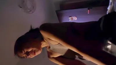 易敏感体质少妇，疯狂潮吹，水量超大，全身痉挛抽搐