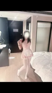 内射白丝吊带母狗