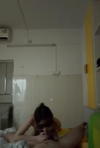 [原创] 00后骚母狗带狗链上位被虐奶最后内射，手势验证，完整版主页禁止内容有