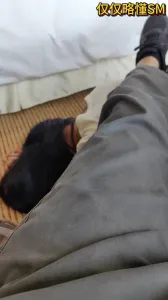 知道我累了就给我当脚凳的小母狗
