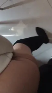 肉丝长靴邻居熟女 一镜到底内射特写