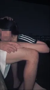白嫩学妹河边直接吃奖励内射